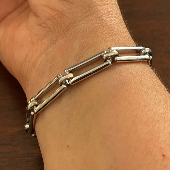 Vintage Jewelry - Silver tone paper clip style bracelet bangle